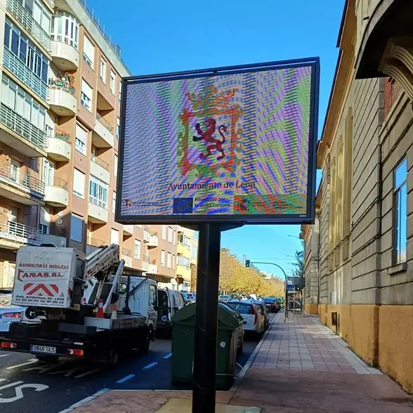 pantalla LED centro urbano erakar